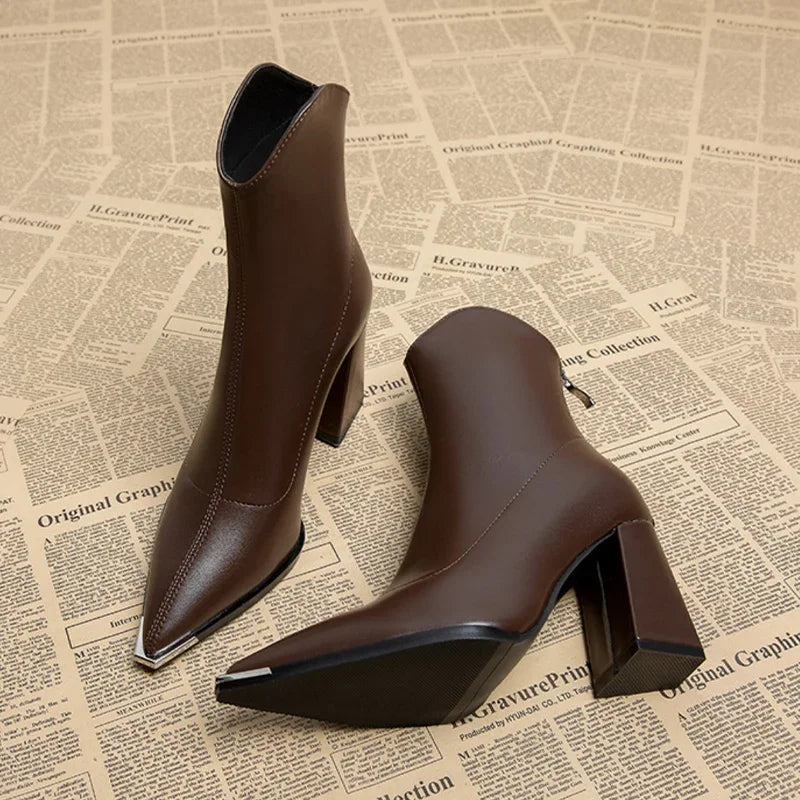 FLAVIA - Elegante Chrome Chelsea Boots