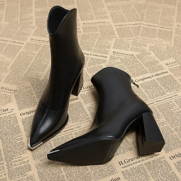 FLAVIA - Elegante Chrome Chelsea Boots