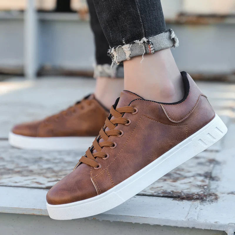 Max - Iconic Leather Low Top Sneaker