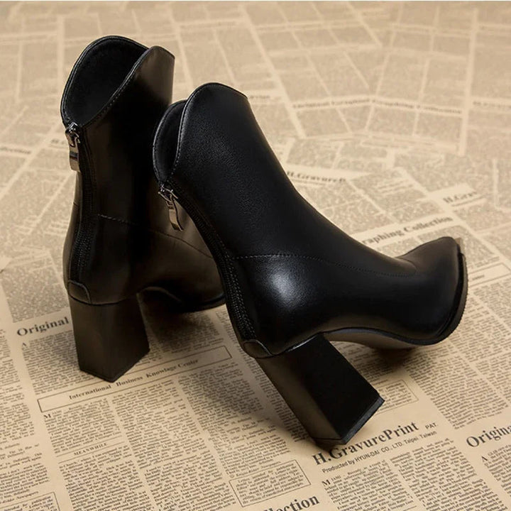 FLAVIA - Elegante Chrome Chelsea Boots