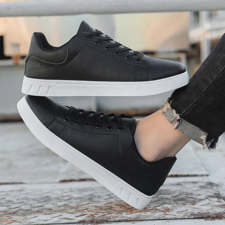 Max - Iconic Leather Low Top Sneaker