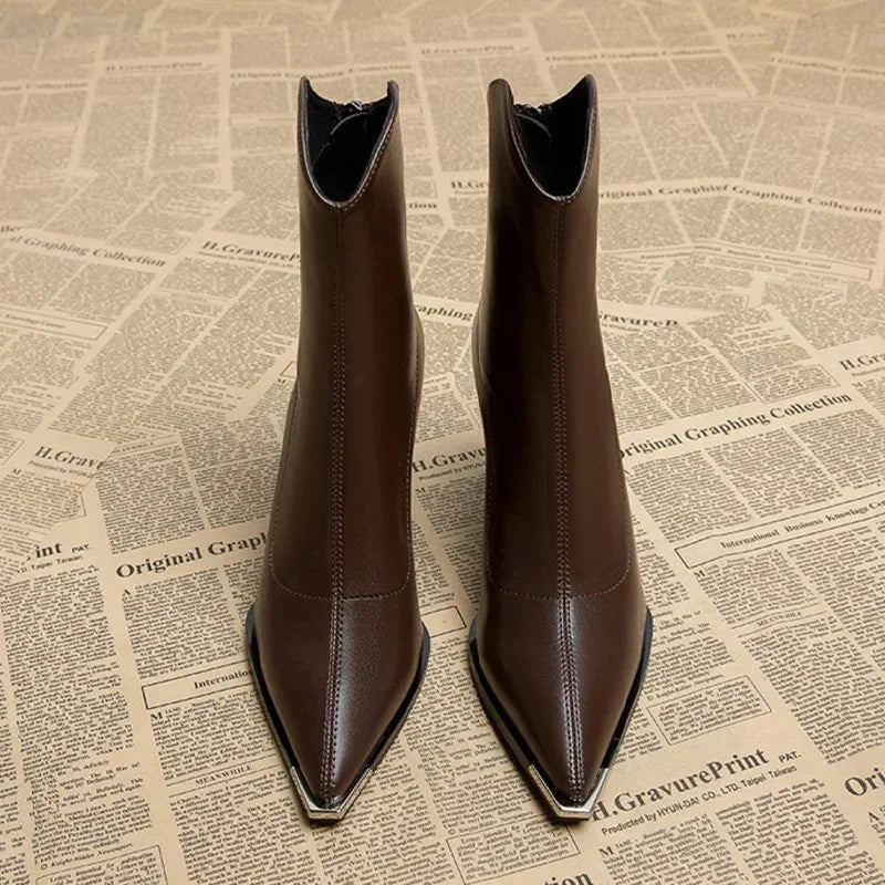 FLAVIA - Elegante Chrome Chelsea Boots