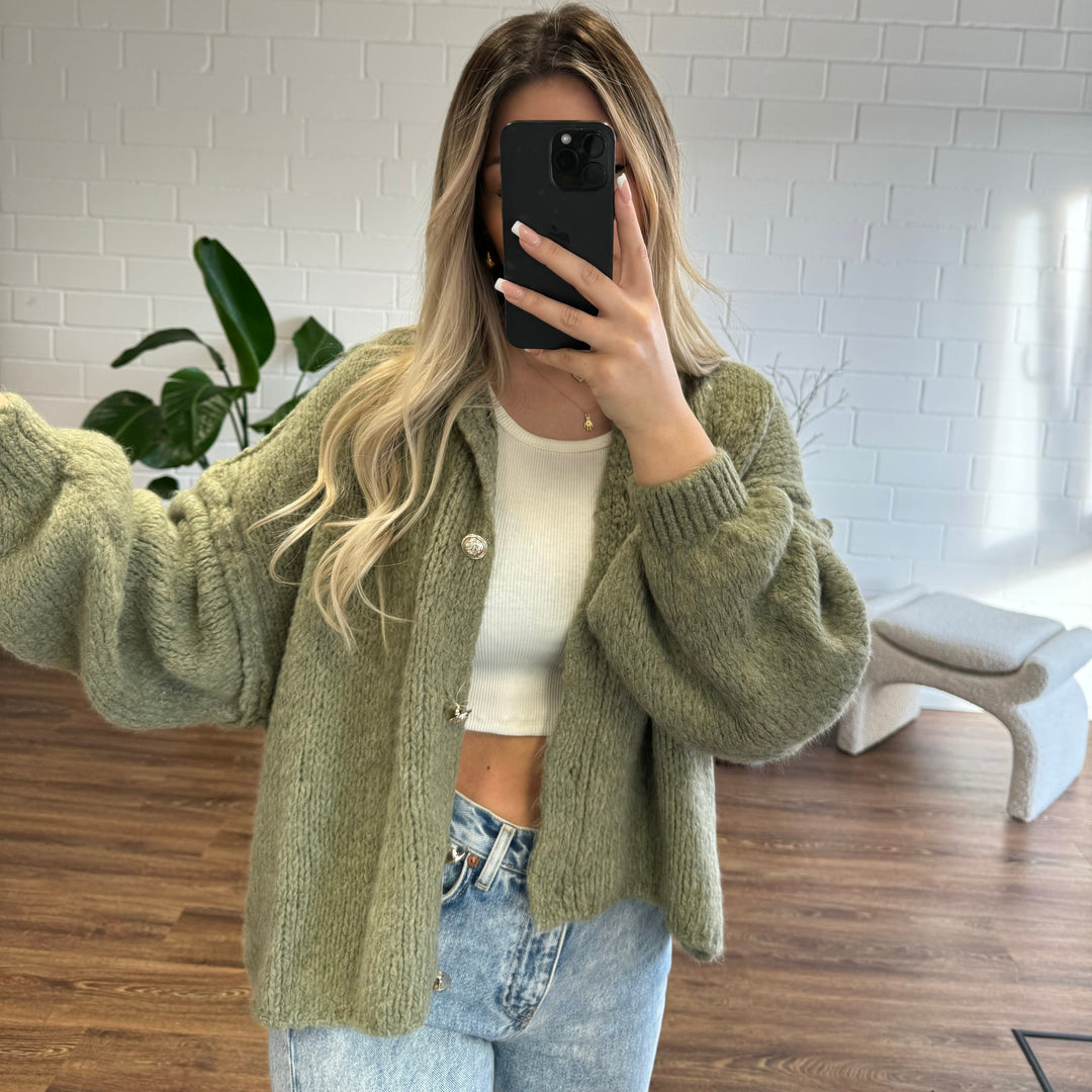 MARIA - Oversized Cardigan Short